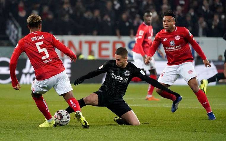 德甲生死战：波鸿绝境逆袭，美因茨能否破局？