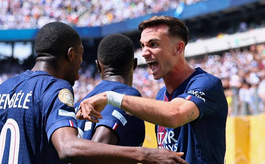 巴黎冲击七冠王伟业，超越巴萨拜仁，切尔西成拦路虎